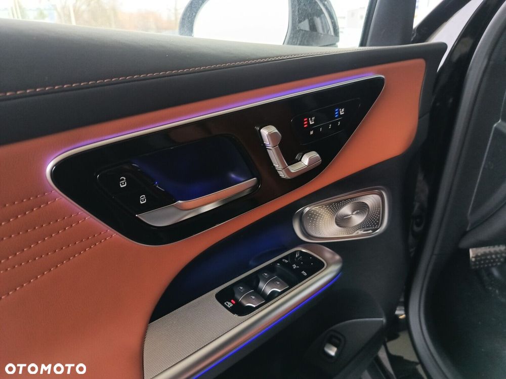 Mercedes-Benz GLC - 30