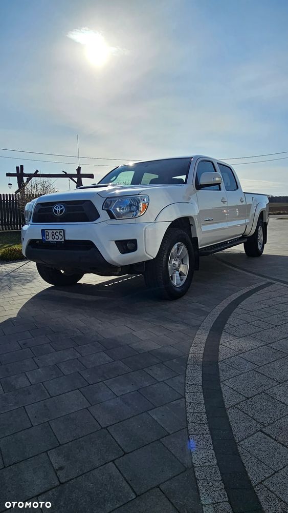 Toyota Tacoma - 1