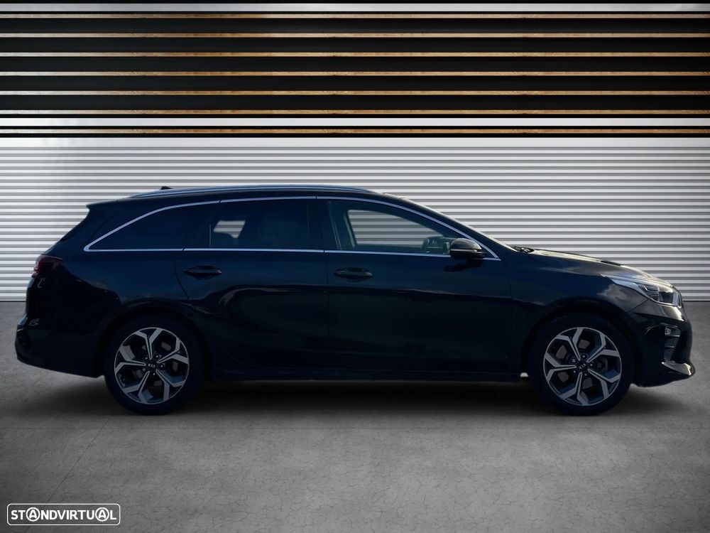 Kia Ceed SW 1.6 CRDi TX+SRF 7DCT - 12