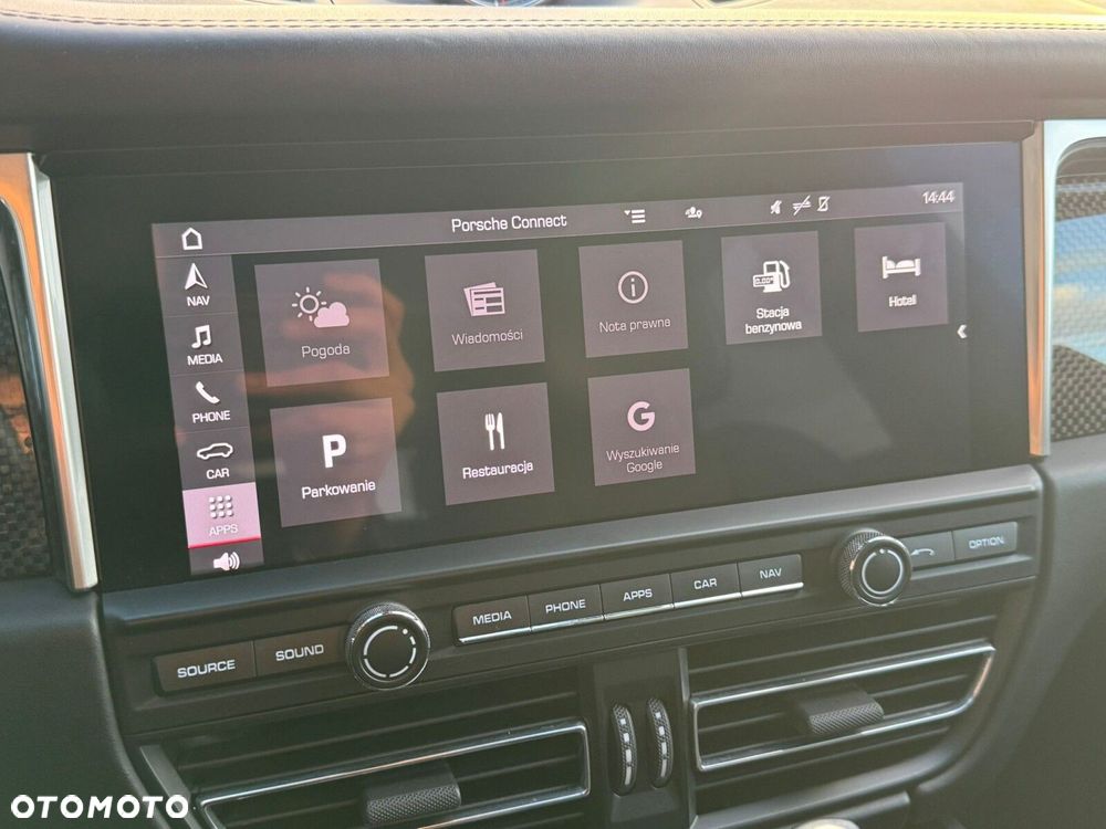 Porsche Macan Turbo - 30