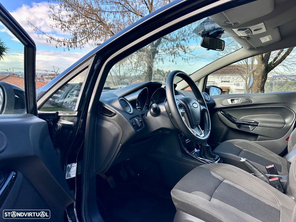 Ford Fiesta 1.5 TDCi Titanium - 19
