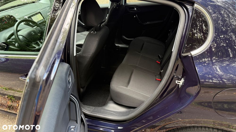 Peugeot 208 PureTech 82 Start & Stop Allure - 23