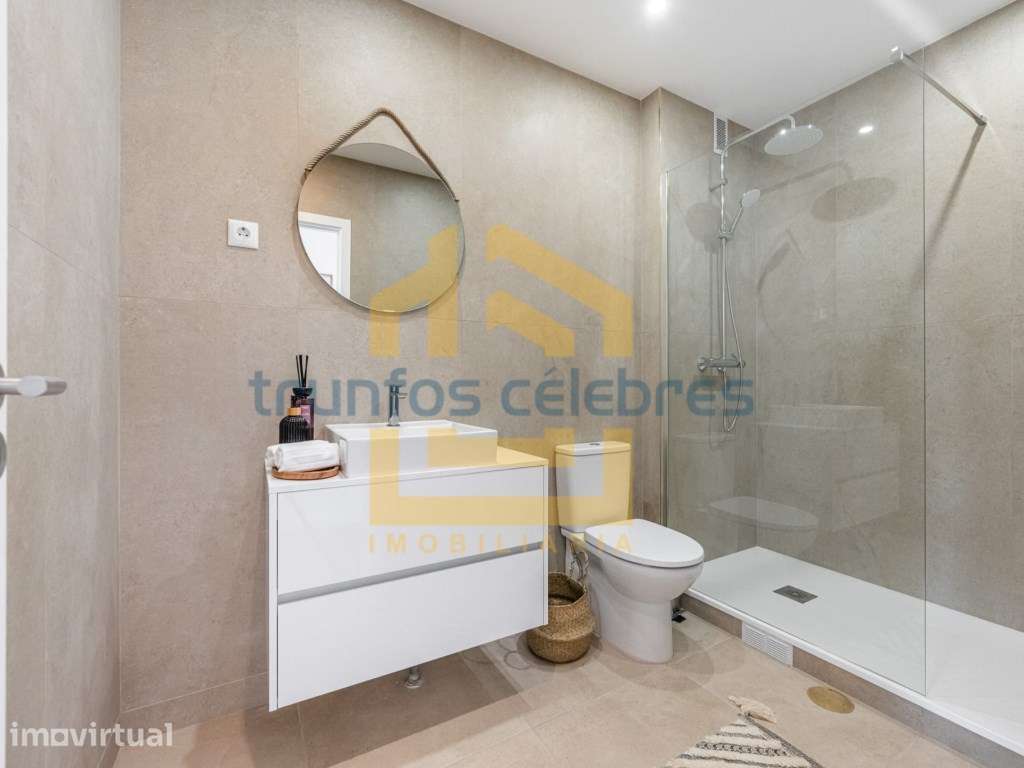 T2 Renovado com Vista Mar | em 2ª linha de mar, Caxinas - Vila do C... - Grande imagem: 5/19