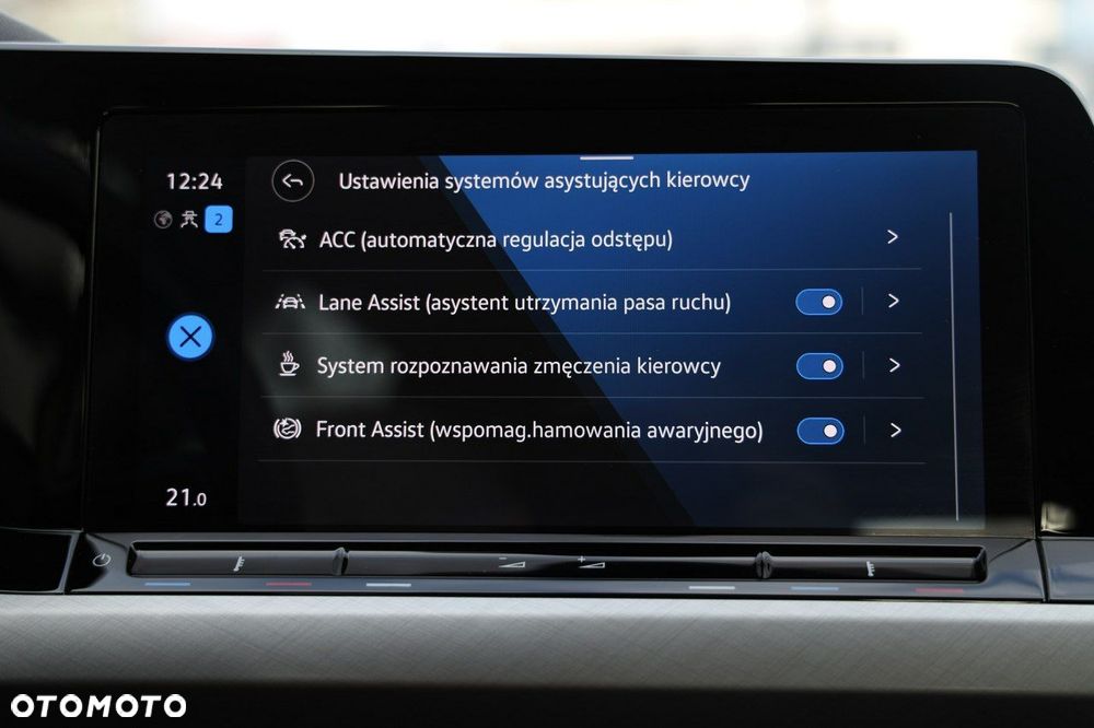 Volkswagen Golf - 21