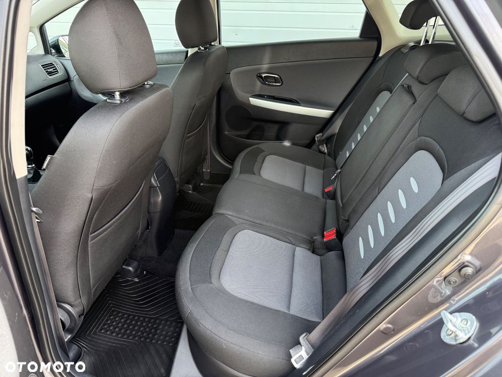 Kia Ceed - 24