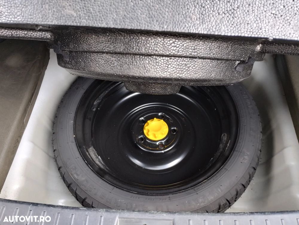 Toyota Avensis 2.0 D-4D Elegance - 19