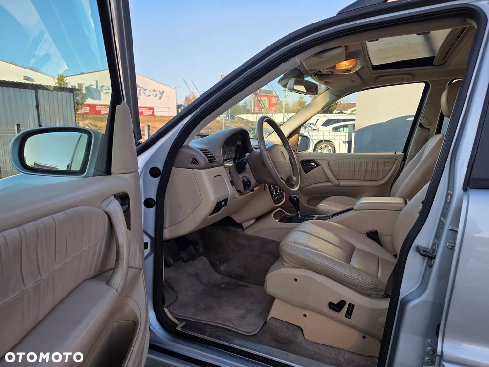 Mercedes-Benz ML 500 - 8