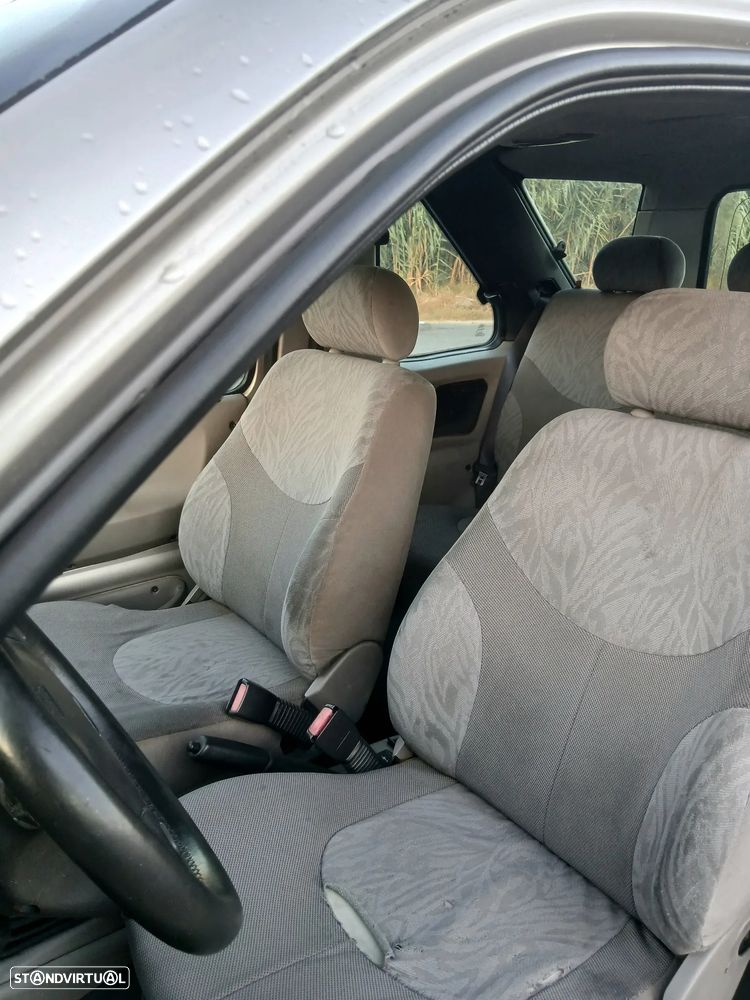 Land Rover Freelander 2.0 di - 8