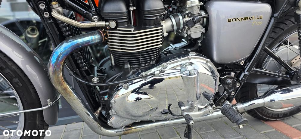 Triumph Bonneville - 31