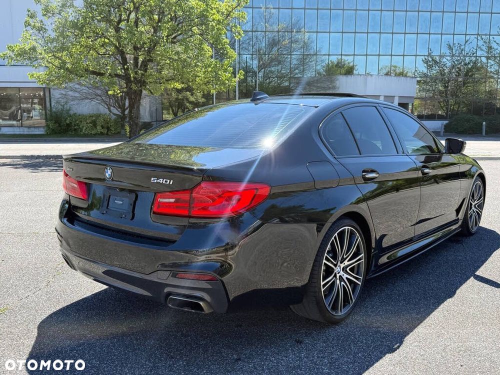BMW Seria 5 540i xDrive Sport Line - 7