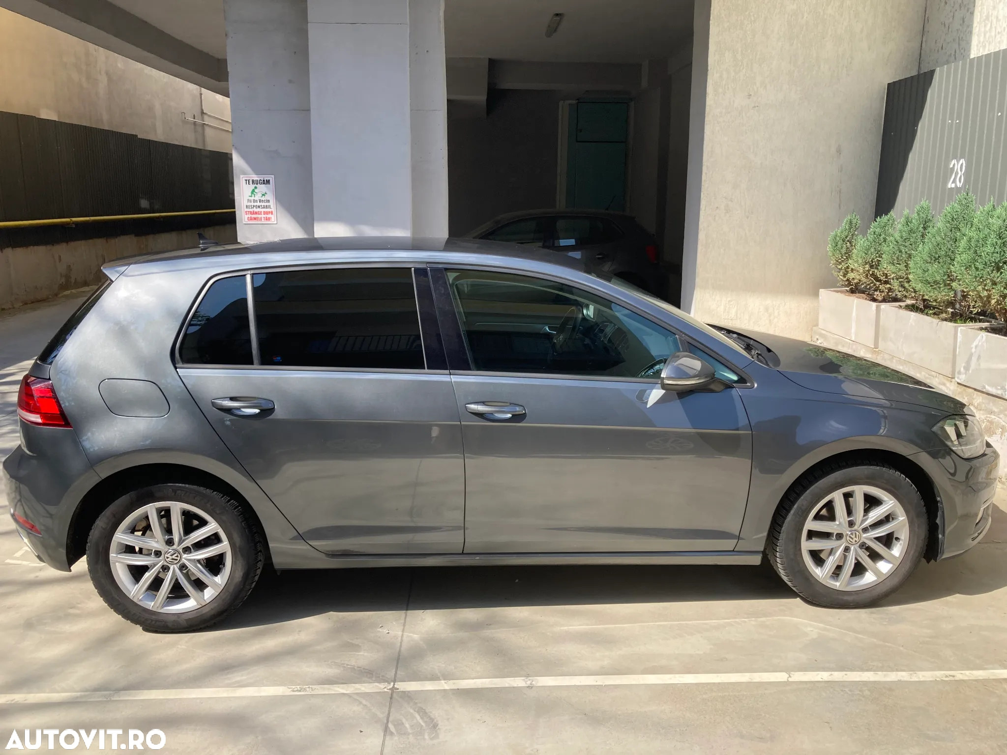 Volkswagen Golf - 6