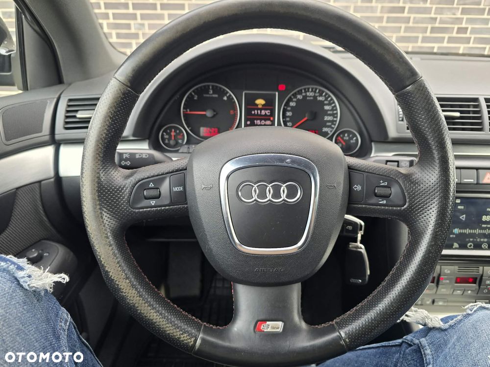 Audi A4 Avant 2.0 TDI DPF quattro - 31