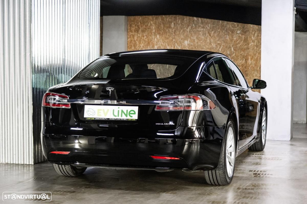 Tesla Model S - 7
