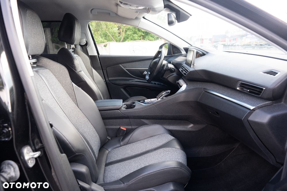 Peugeot 5008 THP 165 EAT6 Allure - 24