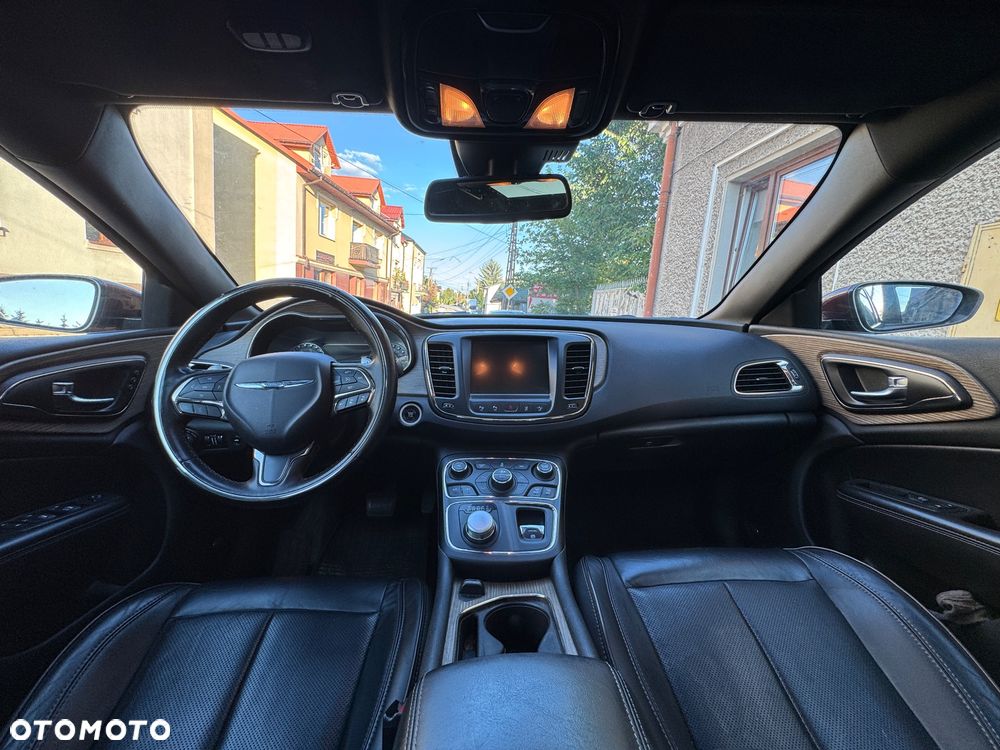 Chrysler 200 - 6