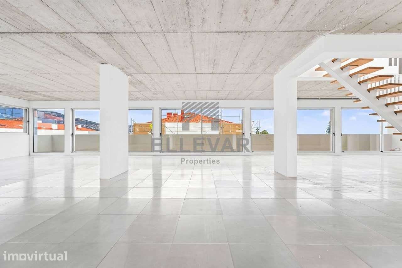ESCRITÓRIO COM TERRAÇO PANORÂMICO NO FUNCHAL - Grande imagem: 2/13