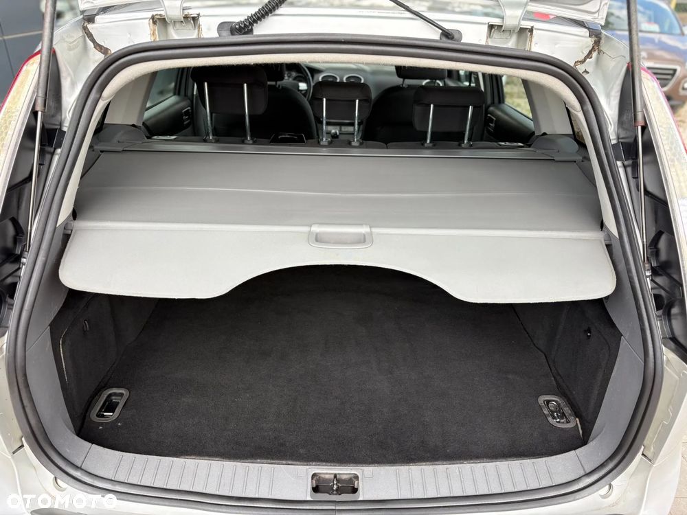 Ford Focus 1.8 FF Platinium X - 16