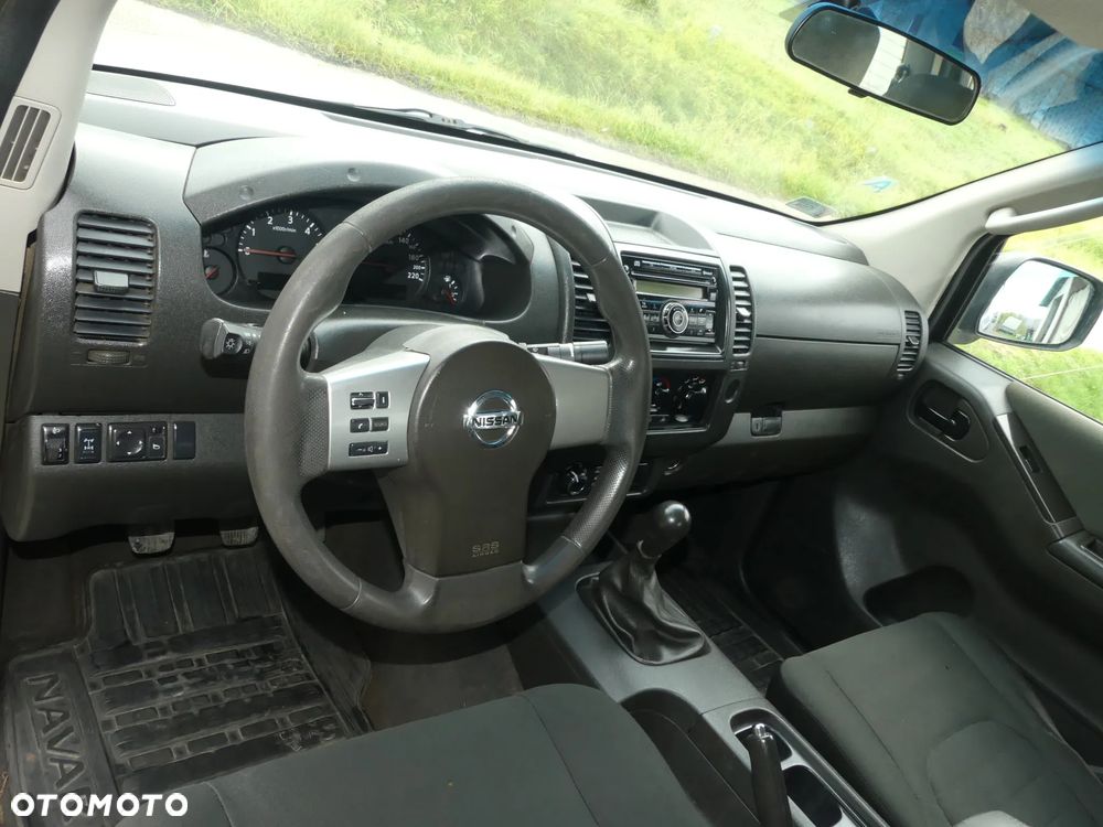 Nissan Navara 2.5 D XE 140 - 18