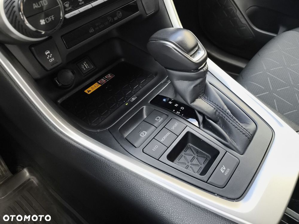 Toyota RAV4 - 24