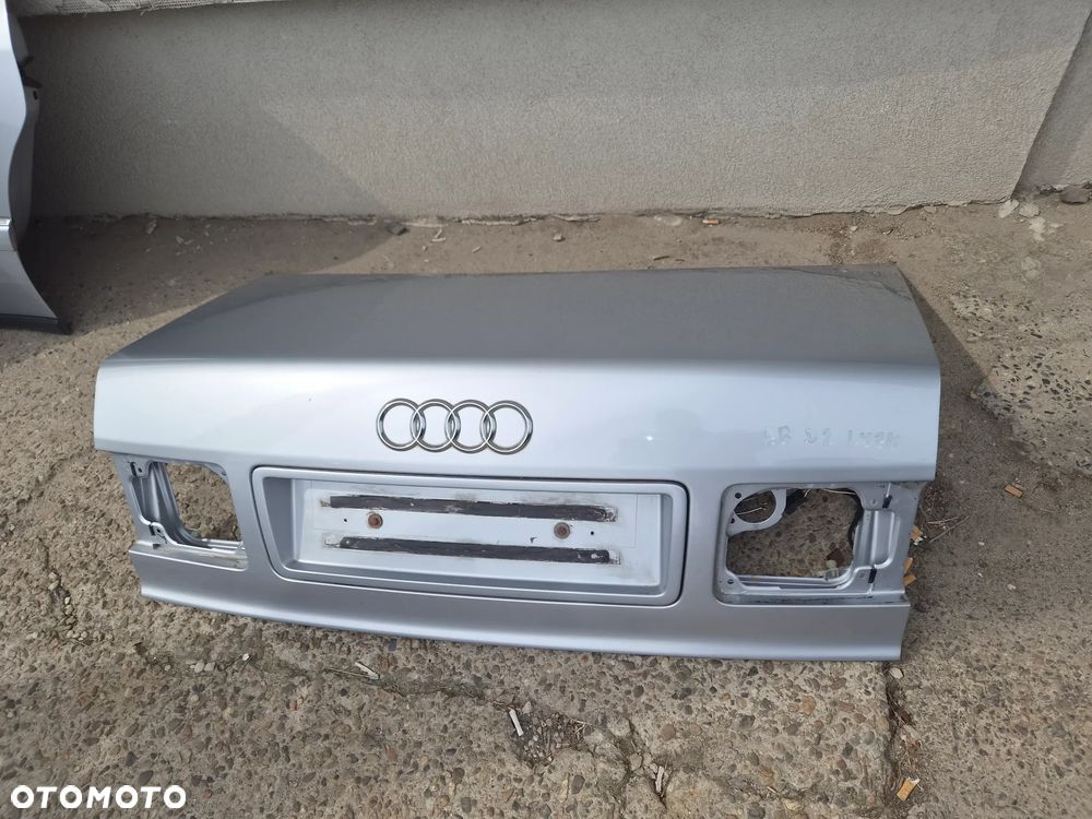 Klapa bagażnika Audi A8 D2 LY7M przed liftem - 1