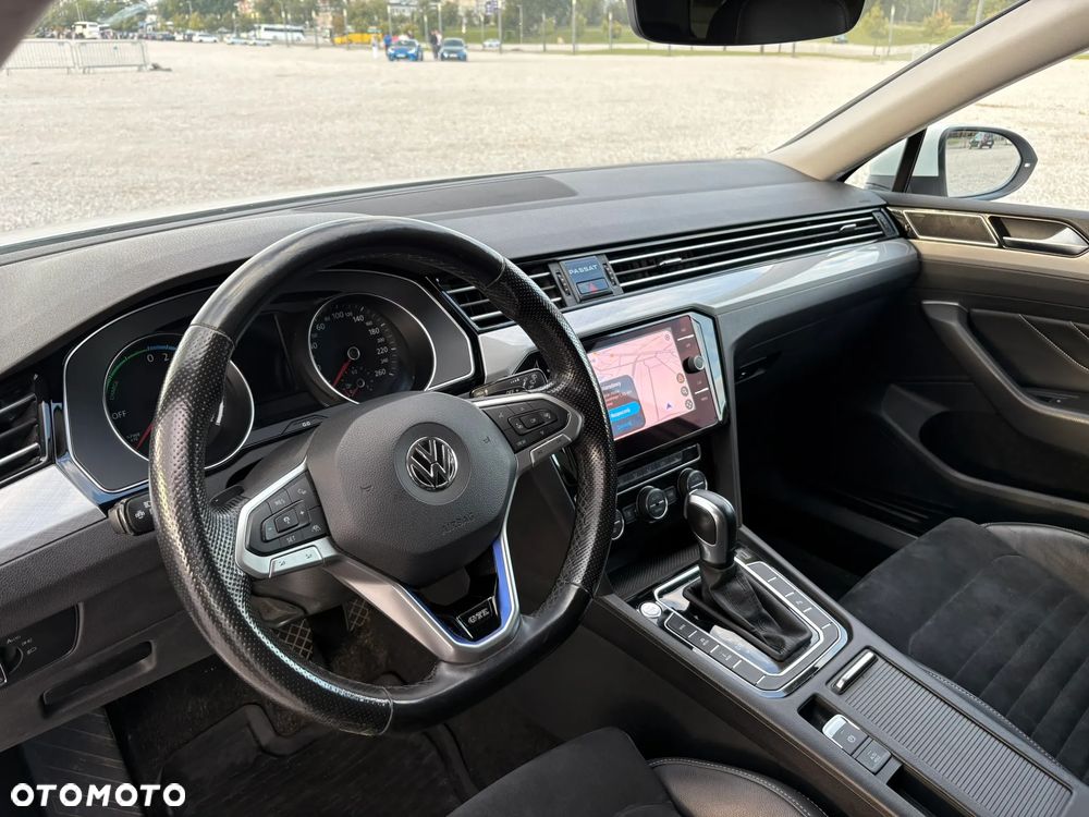 Volkswagen Passat - 13