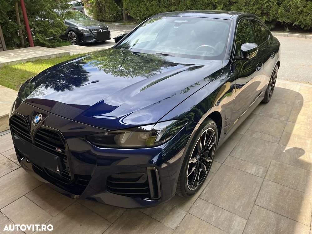 BMW M4 M440i xDrive - 1
