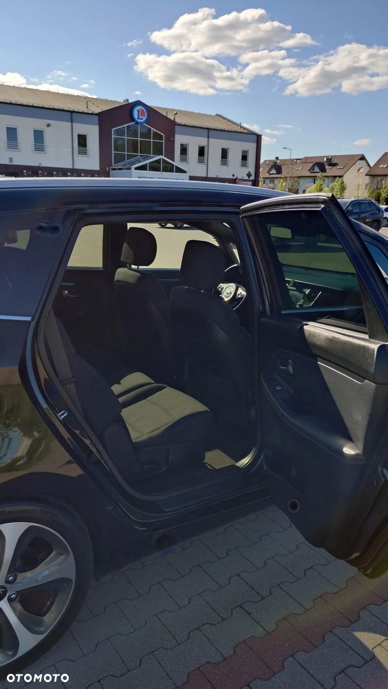 Kia Carens 1.7 CRDi XL 7os - 4