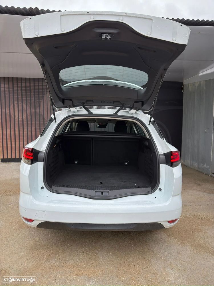 Renault Mégane E-Tech - 8