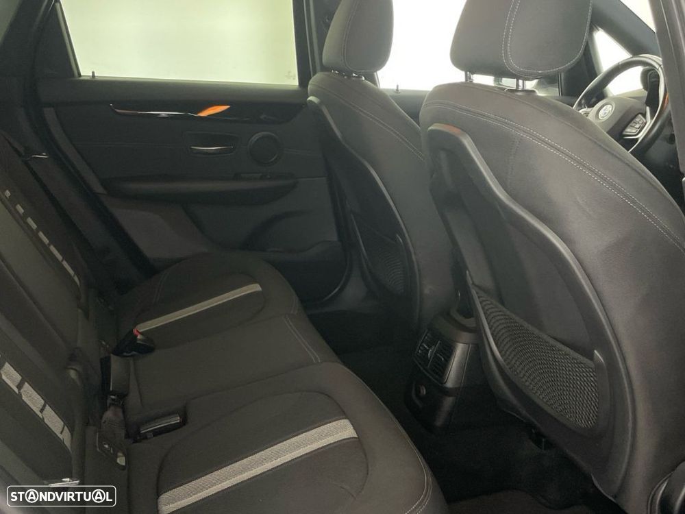 BMW 216 Active Tourer d Auto - 25