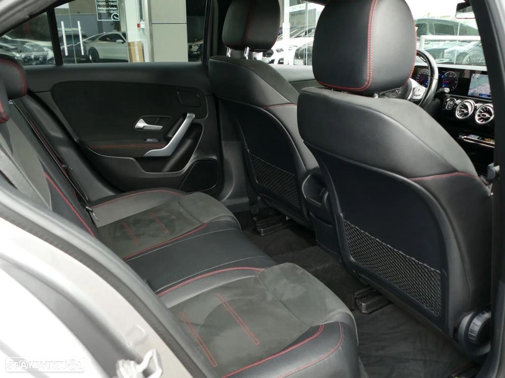 Mercedes-Benz A 180 Limousine d AMG Line Aut. - 32