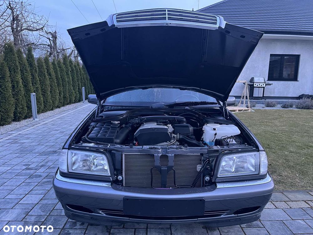 Mercedes-Benz Klasa C 180 Classic - 18