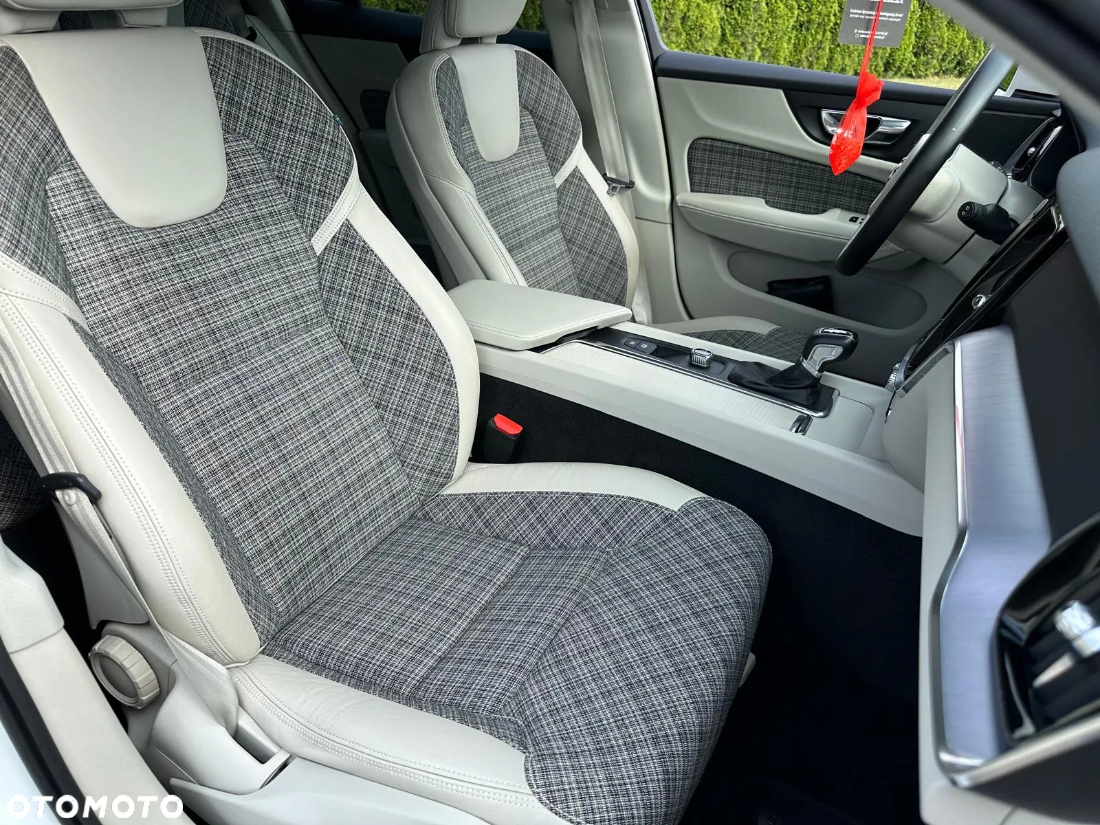 Volvo V60 D4 Momentum Pro - 6