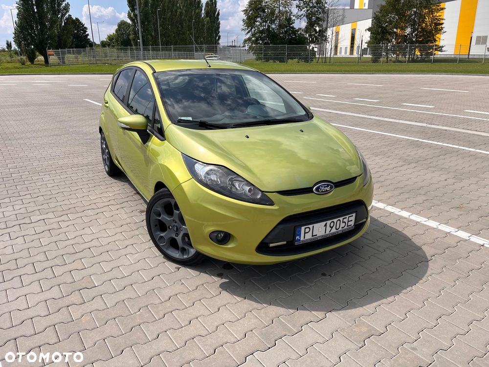 Ford Fiesta 1.6 TDCi DPF Ghia - 8