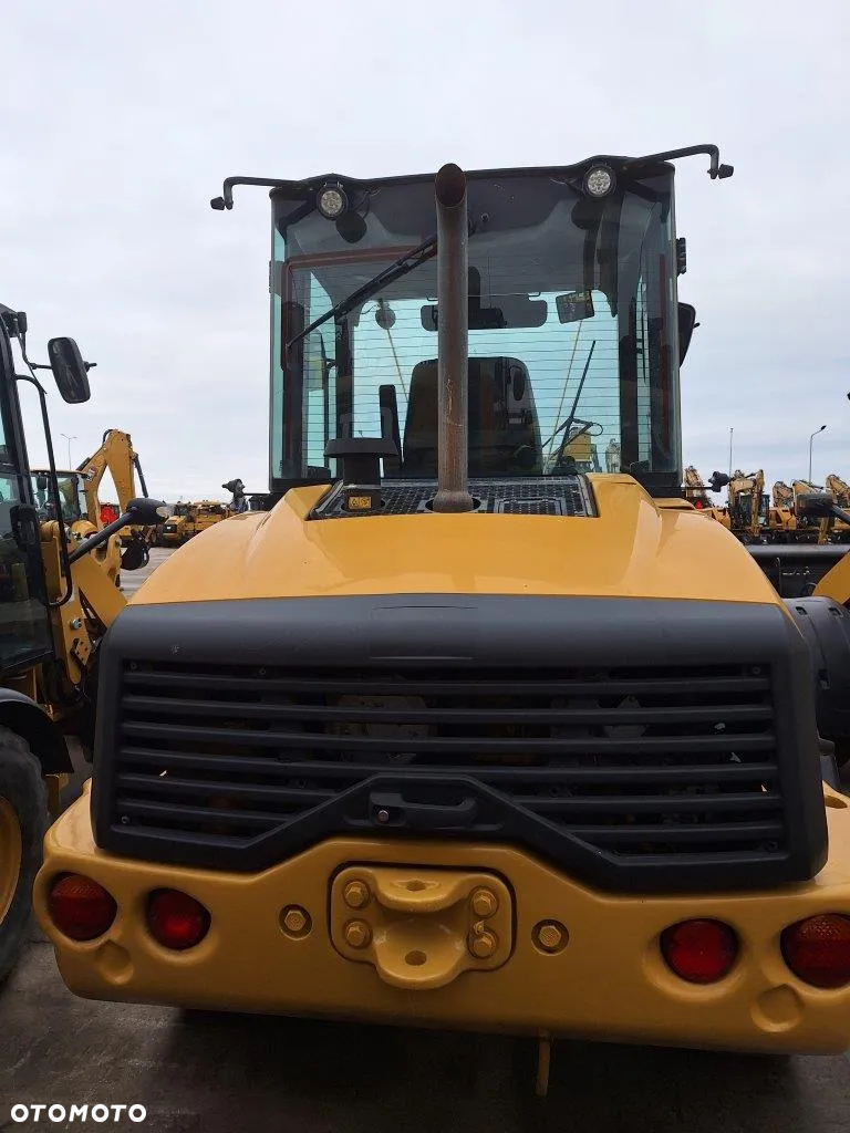 Caterpillar 908M - 6
