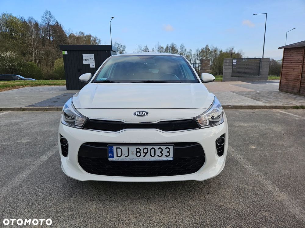 Kia Rio 1.2 L - 2
