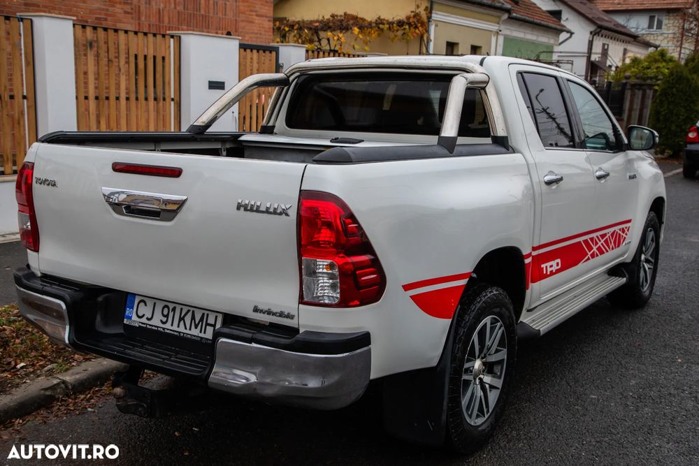 Toyota Hilux 4x4 Double Cab A/T Invincible - 3