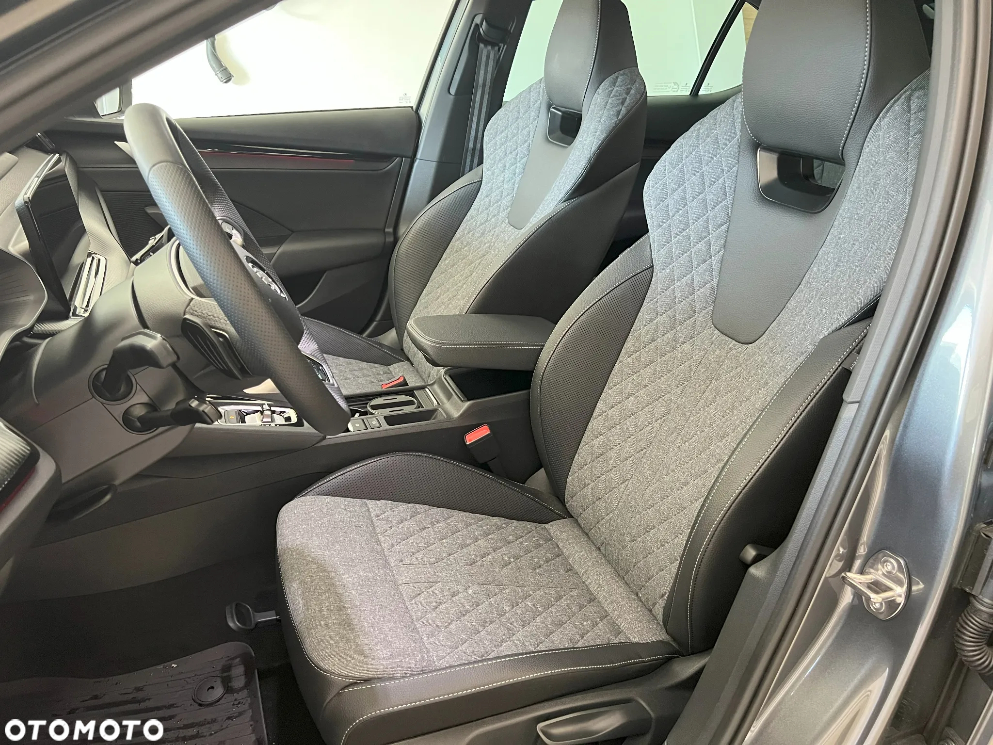 Skoda Octavia 2.0 TDI Sportline DSG - 16
