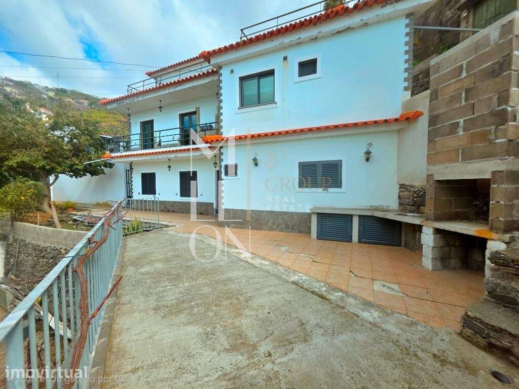 Moradia T3 + 2|Estreito de Câmara de Lobos - Grande imagem: 2/47