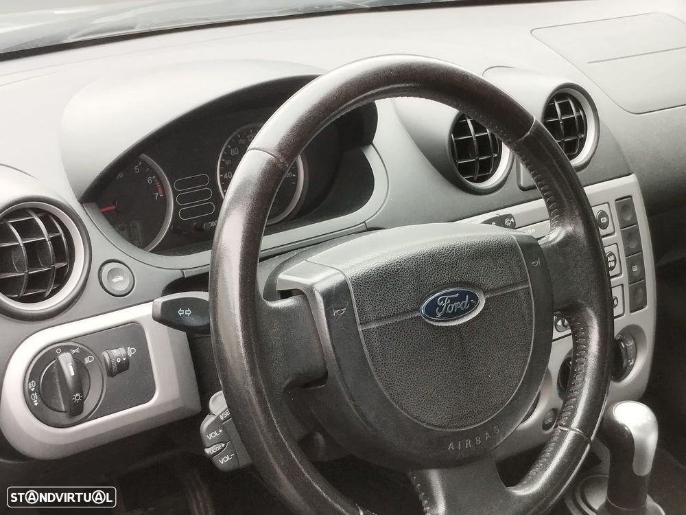 Ford Fiesta 1.25 Ghia - 6