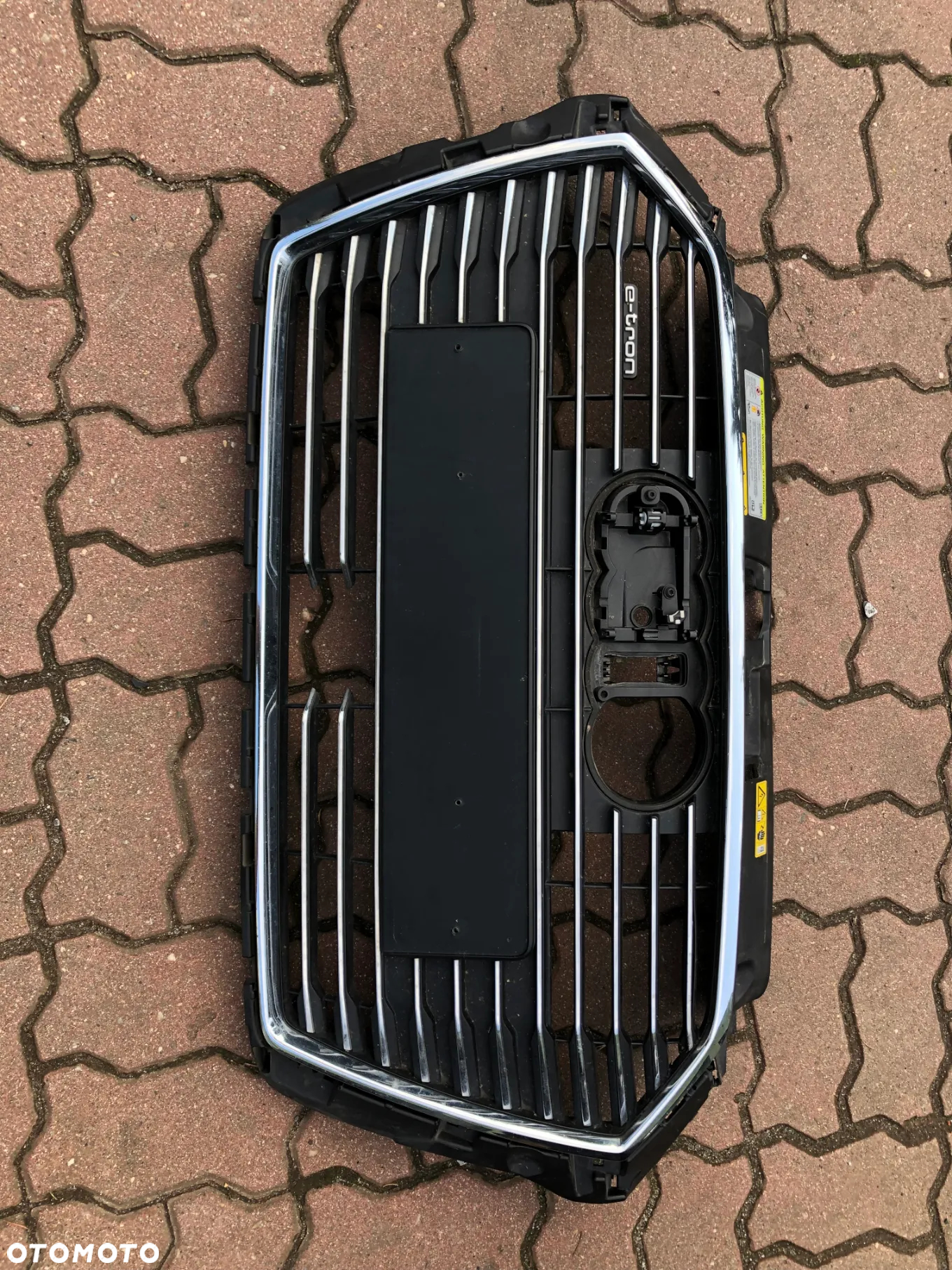 GRILL ATRAPA CHŁODNICY AUDI A3 8V E TRON LIFT - 2
