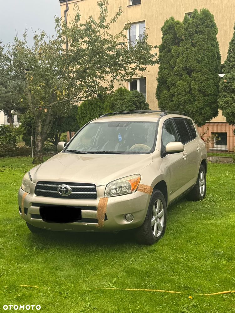Toyota RAV4 - 3