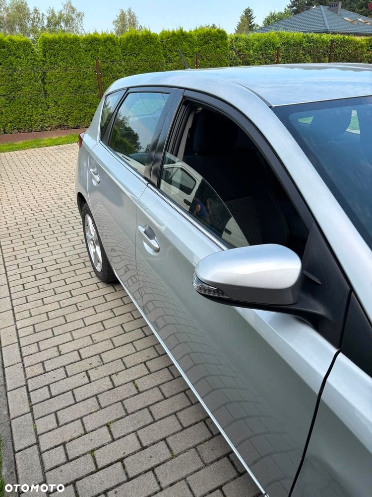 Toyota Auris 1.4 D-4D - 4