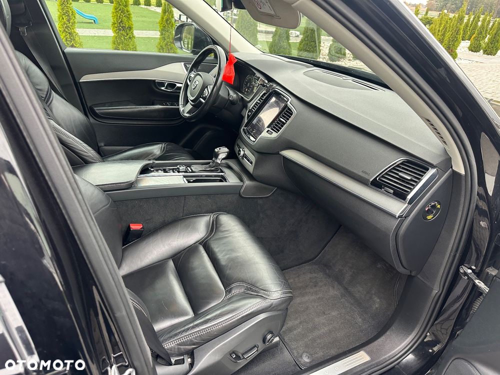 Volvo XC 90 D5 SCR AWD Inscription - 4