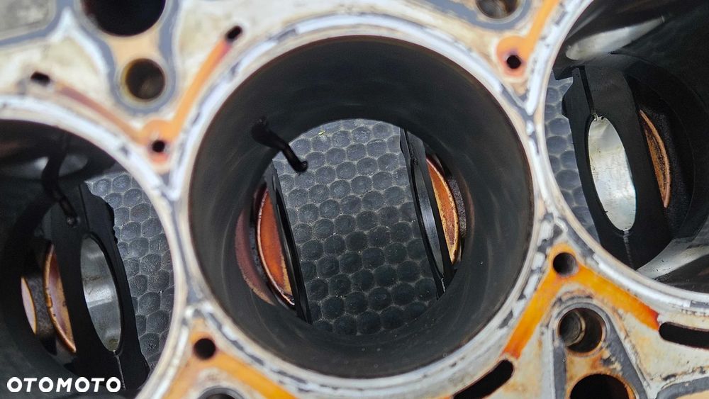 Blok 06D103023 BBBBB Dół Silnik Cylindry Panewki Mocowanie Wału 2.0 FSI AWA Audi A4 B6 B7 VW - 5