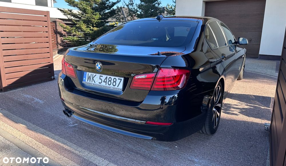 BMW Seria 5 528i xDrive - 9