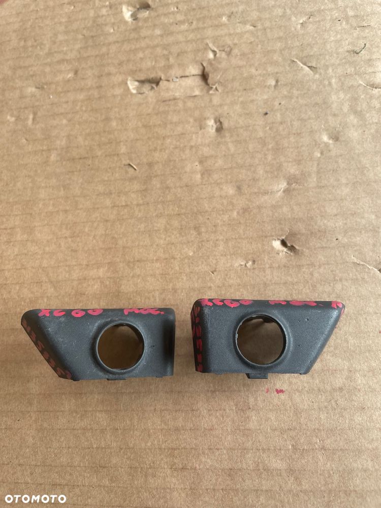 Volvo xc60 mocowanie czujnika parkowania lewe i prawe przednie 31353352 31353353