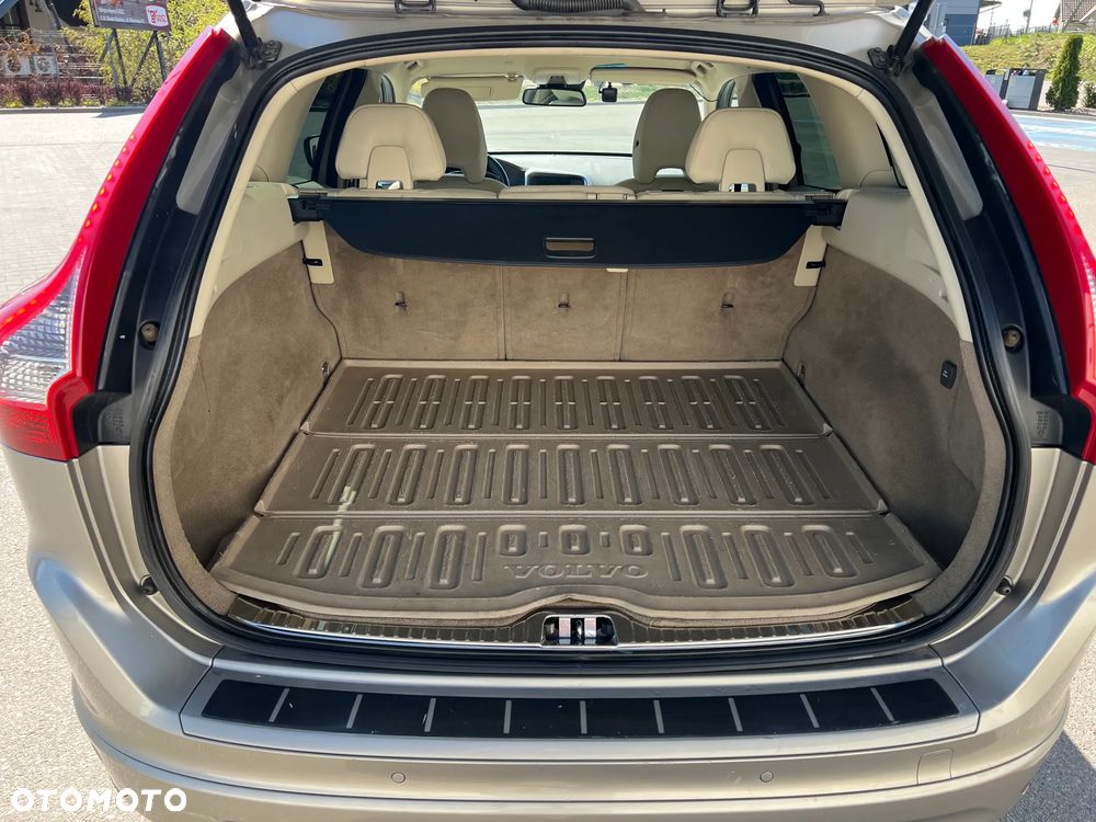 Volvo XC 60 D3 Geartronic Momentum - 29