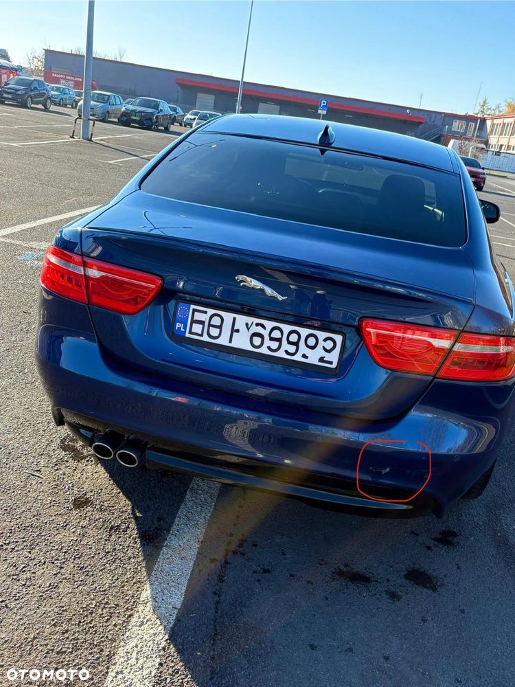 Jaguar XE 2.0 D R-Sport - 12