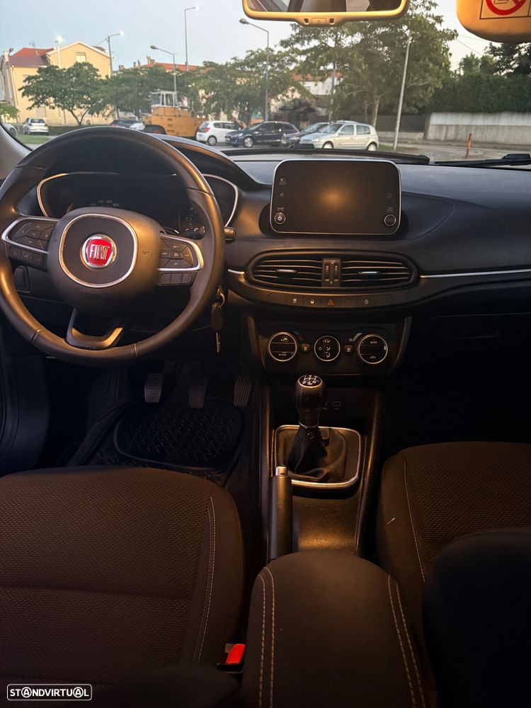 Fiat Tipo Station Wagon 1.3 M-Jet Lounge - 9