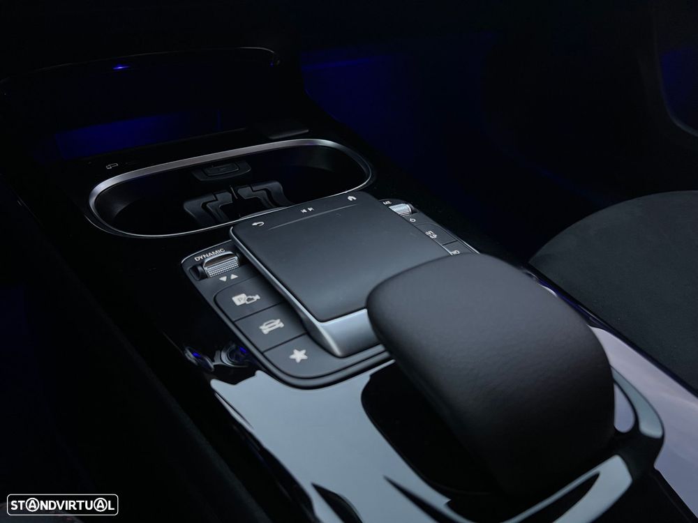 Mercedes-Benz A 250 e AMG Line - 23